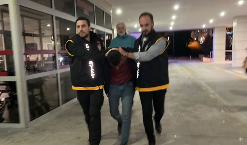 Kucağındaki bebeğe aldırmadan eski eşini defalarca bıçakladı!