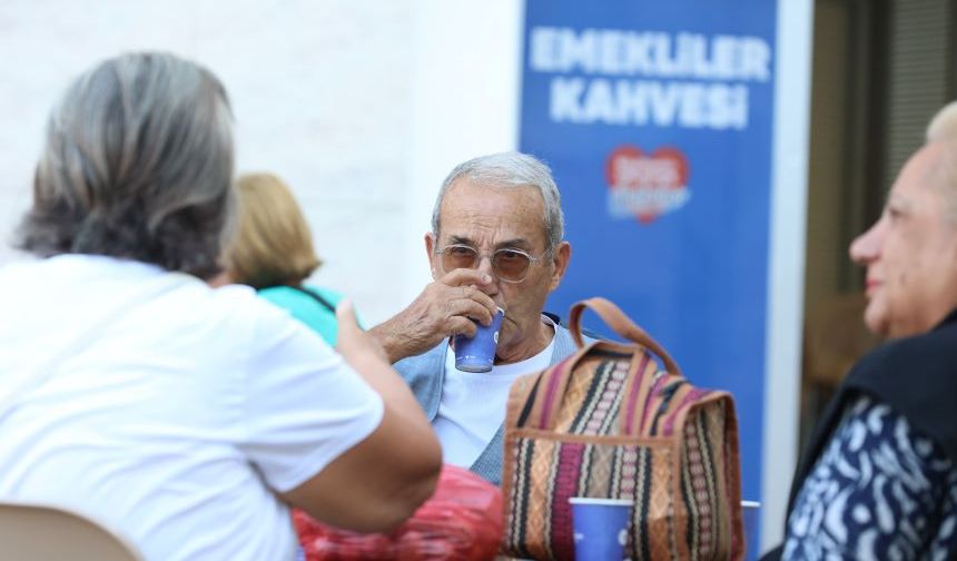 Mahmutlar Emekliler Kahvesi'ne yoğun ilgi