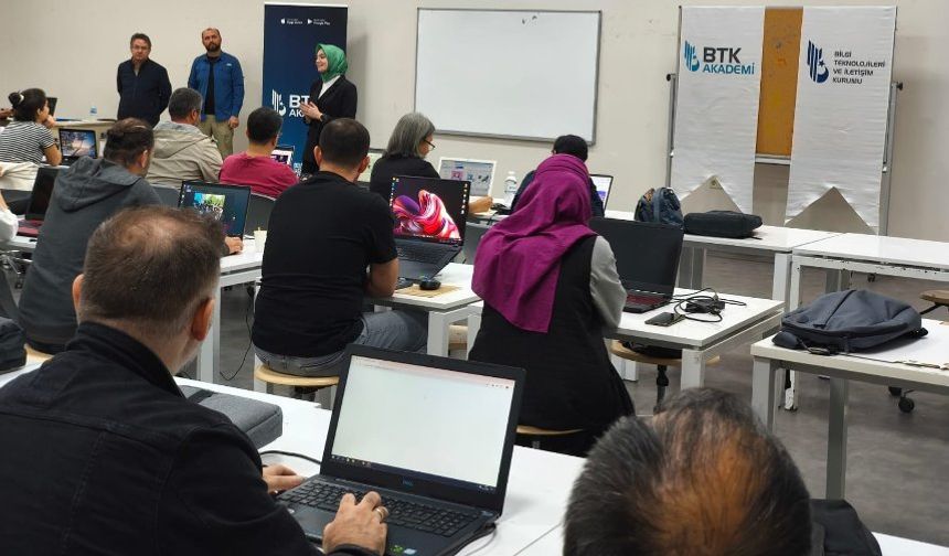 BTK Akademi, Antalya’da lise öğrencilerine yönelik üretken yapay zeka eğitimi başlattı