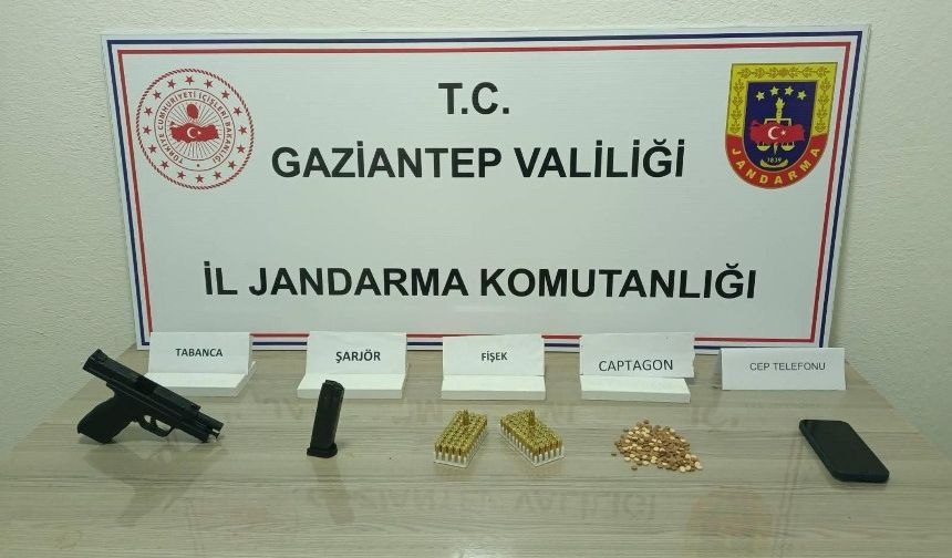 Gaziantep'te jandarma operasyonu: Captagon ve silah ele geçirildi