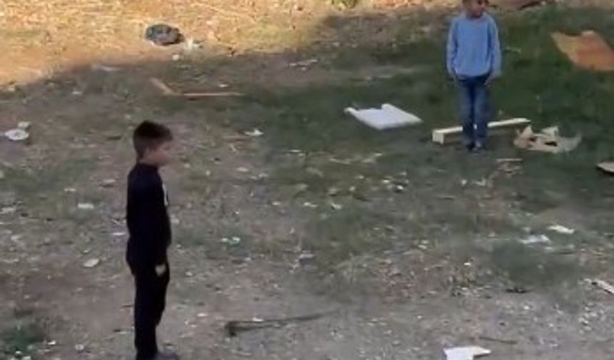 Mersin'de siren testinde çocuklardan anlamlı hareket