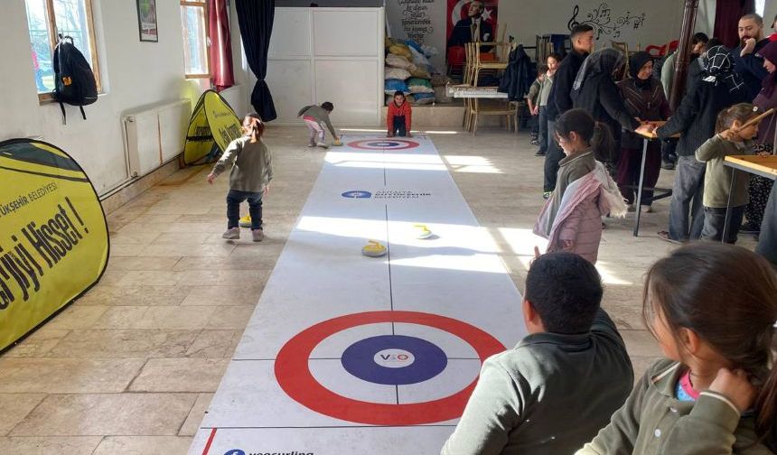 Korkutelililer curling oynadı