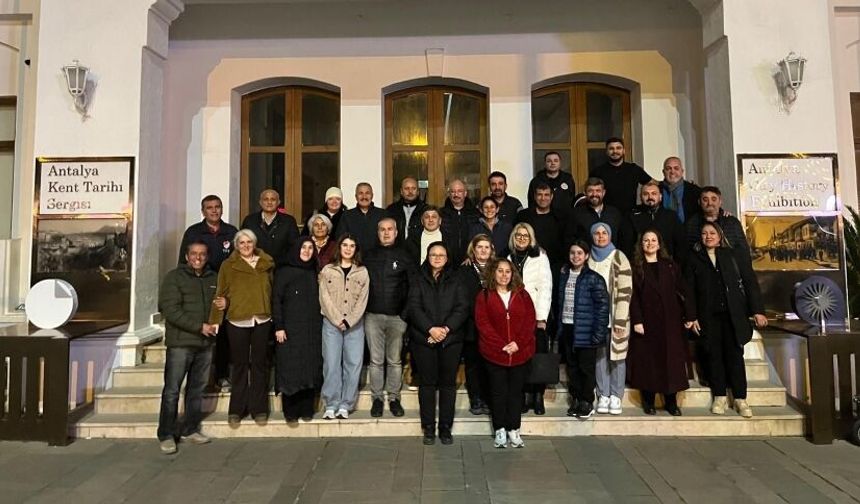 Antalya’da yeşil sahadan tiyatro sahnesine