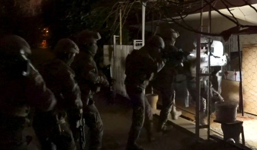 Antalya'da 20 ayrı adrese eş zamanlı operasyon