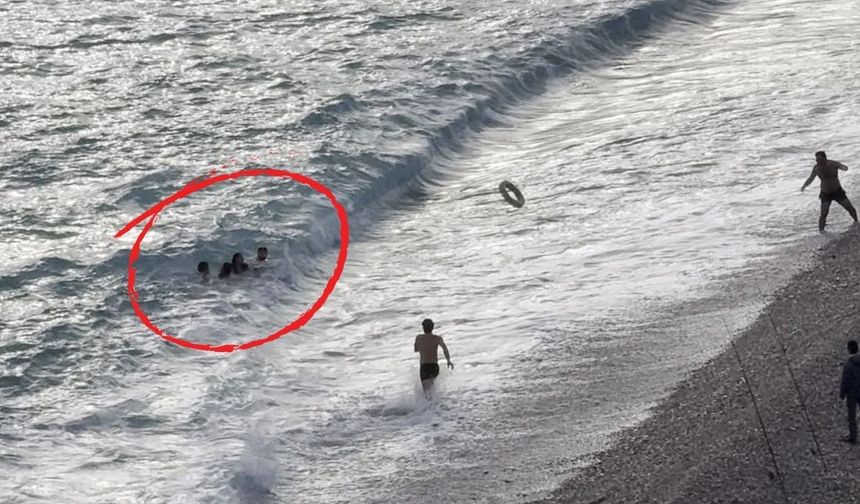 Fırtınalı havada denize giren iki kız çocuğu boğulma tehlikesi geçirdi