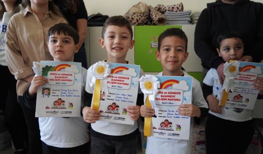 Konyaaltı’nda miniklere karne coşkusu