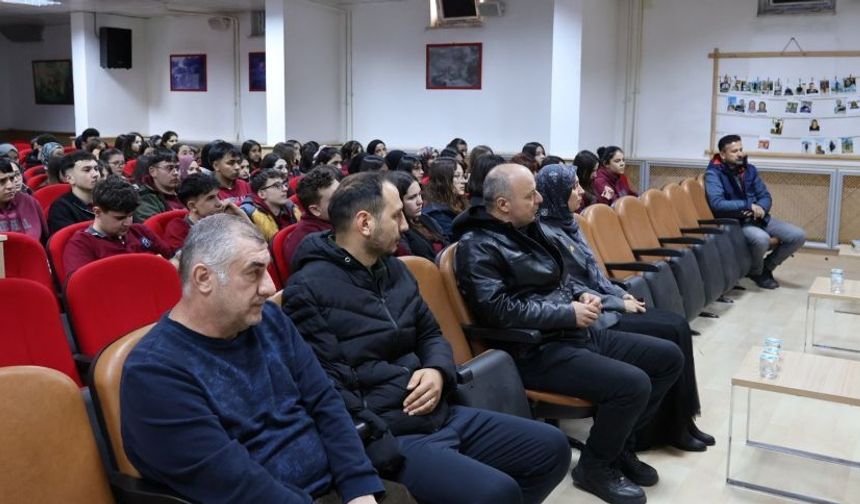 Korkuteli Cumhuriyet Başsavcısı Ozan Kapıcı’dan öğrencilere kritik dolandırıcılık uyarısı