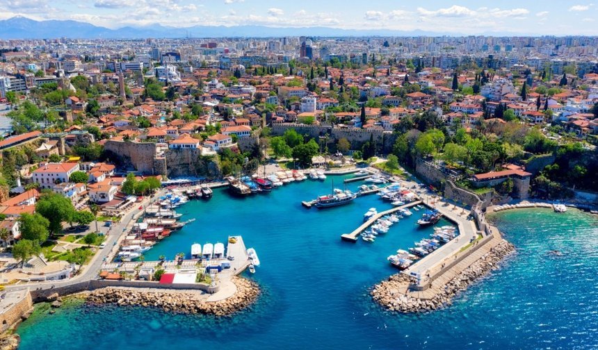 İran-ABD savaşı Antalya’yı vurdu! Rezervasyonlar iptal ediliyor