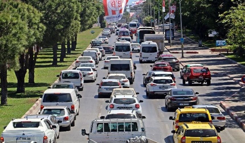 Antalya Emniyeti’nden bayram dönüşü trafik uyarısı