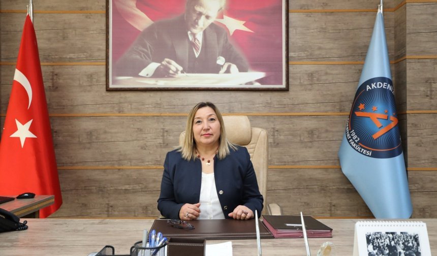 Prof. Dr. Nurşen Adak’a Yöresine Değer Katan Önder Kadın Ödülü