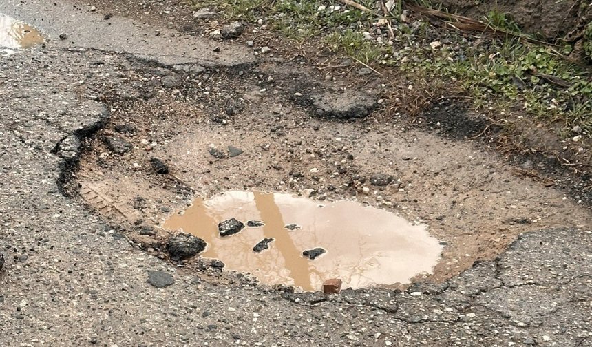 Eski Lara Yolu'nda şikayet var, çözüm yok!