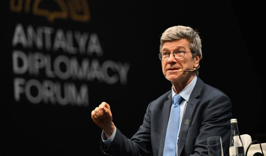 Antalya'dan savaş sinyali: Jeffrey Sachs 2025'te İran-ABD çatışmasını haber vermişti