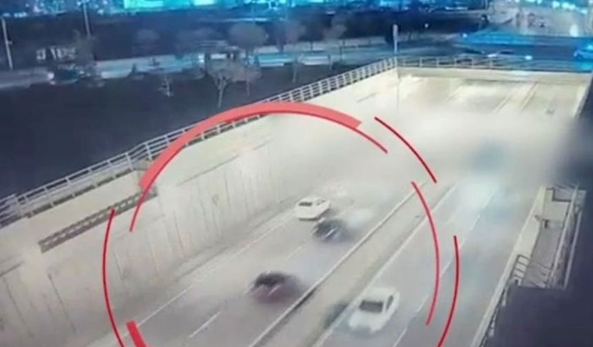 Trafikte yarış yaparken yarım milyona yakın ceza yediler