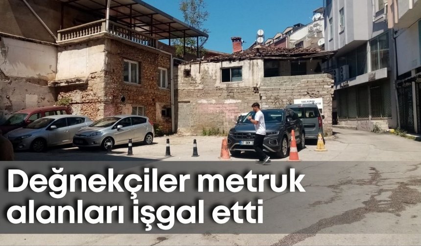 Antalya’da kaçak otopark krizi: Değnekçiler metruk alanları işgal etti