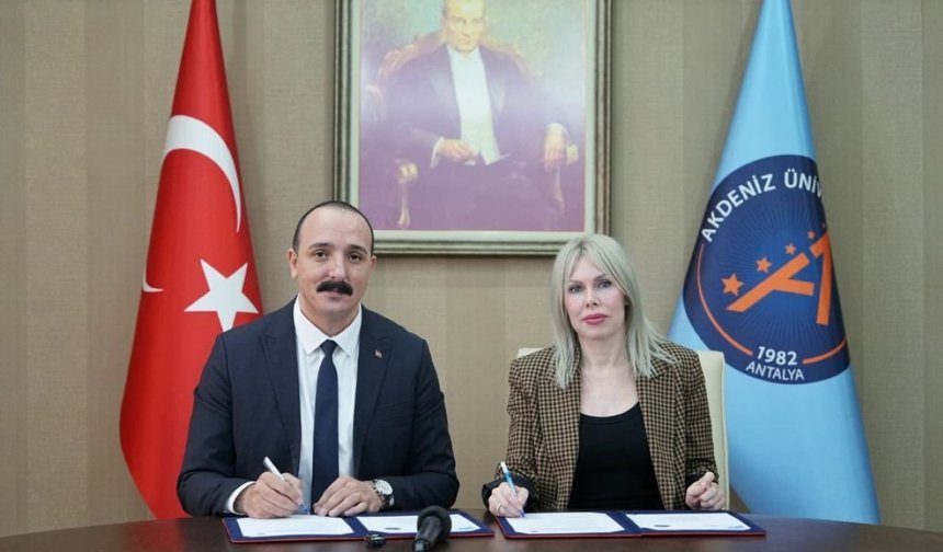 Konyaaltı’nda sanatla terapi: 55 yaş üstüne ücretsiz eğitim