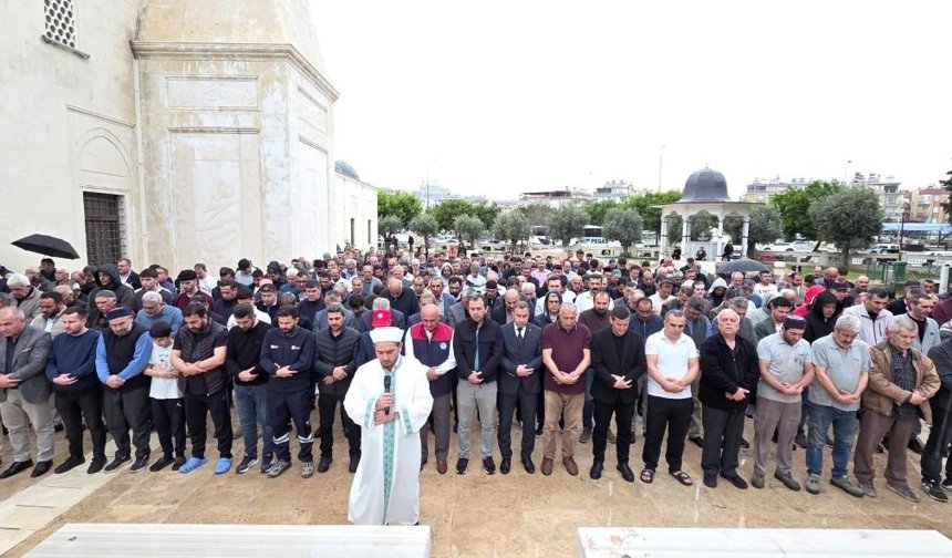 Kahramanmaraş’taki okul saldırısında ölenler için Antalya’da cenaze namazı kılındı