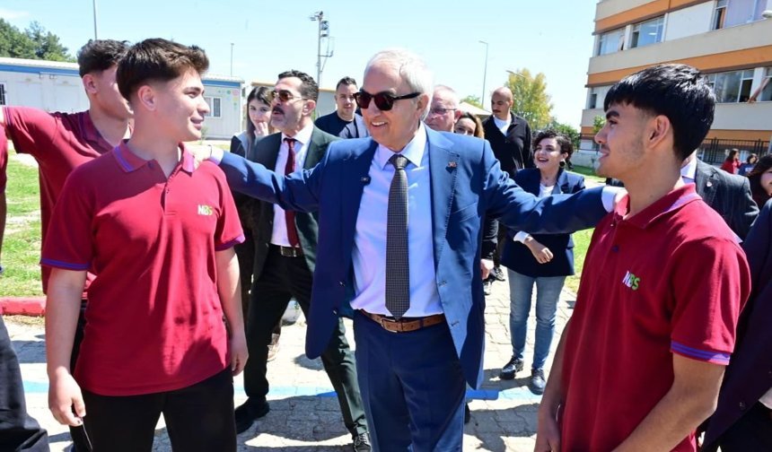 Mesut Kocagöz okulları tek tek inceledi