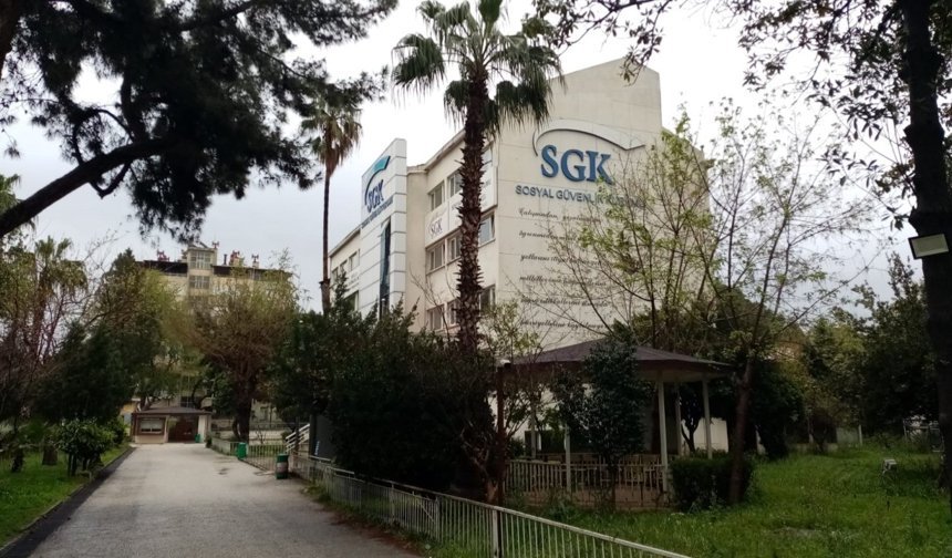 Antalya SGK binası tahliye edildi! Yıkım öncesi ilk adım