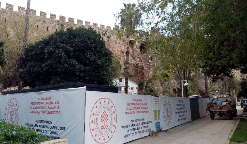 Yıkım sonrası tarihi Kaleiçi surlarda büyük restorasyon!