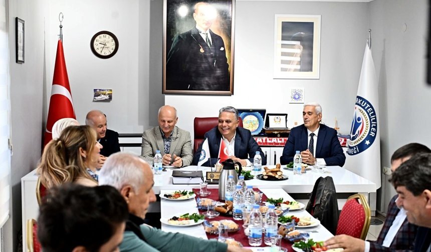 Ümit Uysal, Korkutelililerle tarhana içti