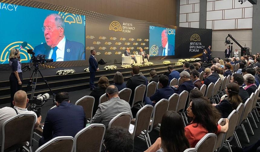 Lavrov’dan NATO’ya sert sözler!
