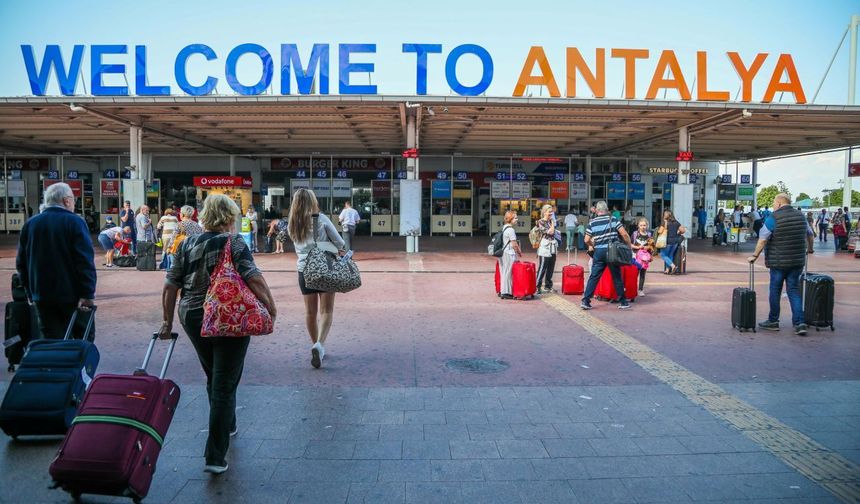 Turizmde "Gerçek Turist" tartışması: Sınır girişleri tabloyu tam göstermiyor mu?