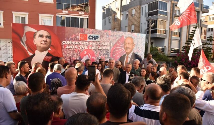 Hasan Şahin il binasında: "CHP'de kara para hakim olmayacak"