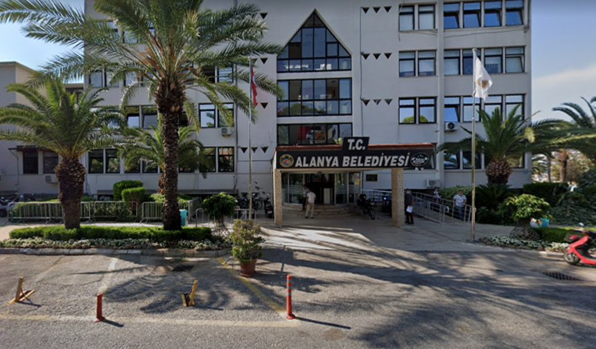 Alanya'nın eski belediye binası kültür merkezine dönüşüyor