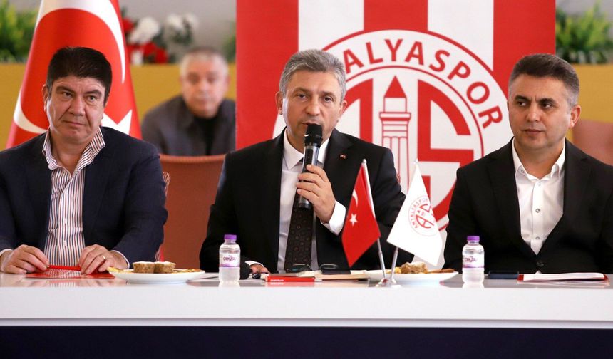 Kent protokolü Antalyaspor’a destek için toplandı