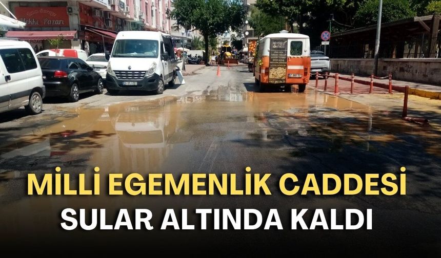 Muratpaşa'da içme suyu hattı patladı! Milli Egemenlik sular altında