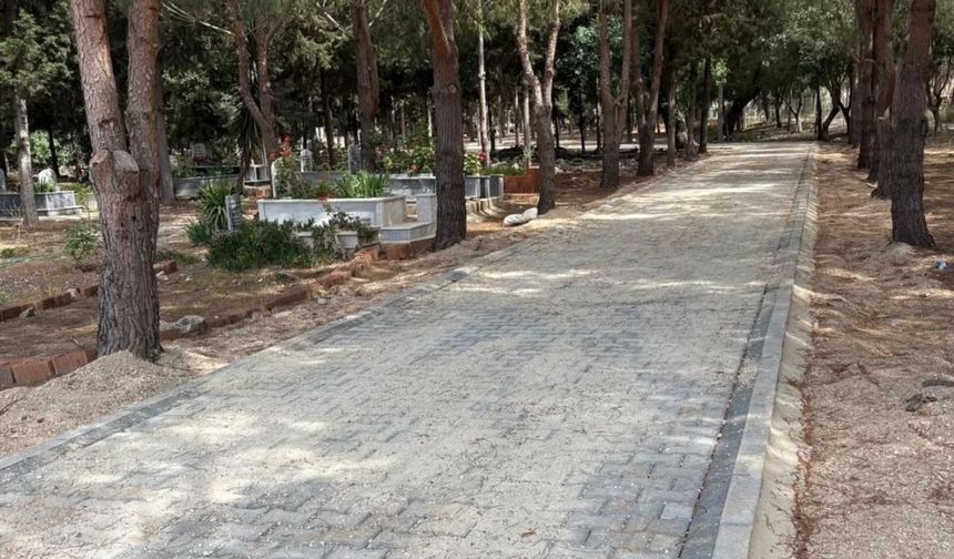 Kumluca'da mezarlıklara bakım
