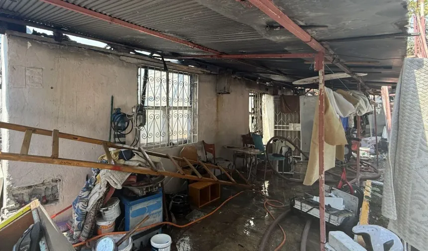 Antalya’da gecekondu yangını: Ev kullanılamaz hale geldi