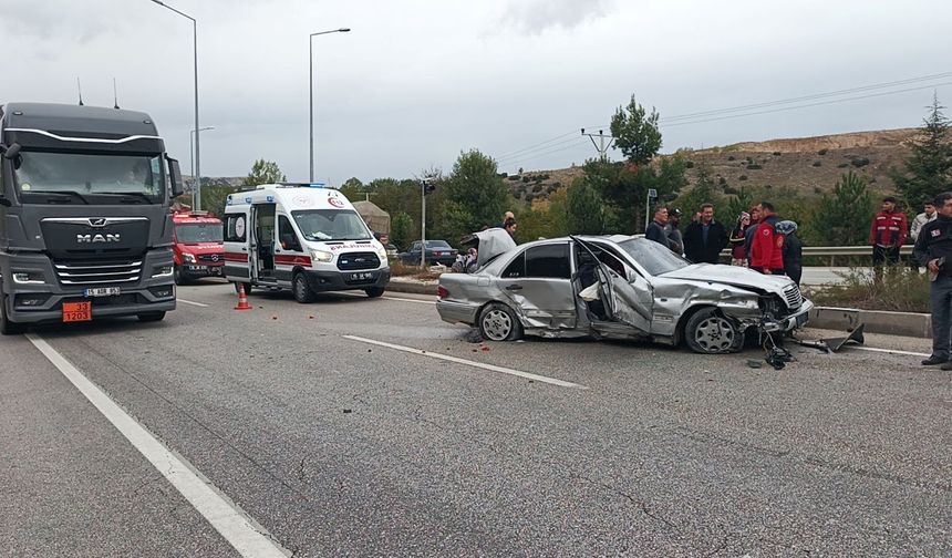 Antalya'daki mutlu günden geriye acı kaldı: Düğün konvoyunda katliam gibi kaza!