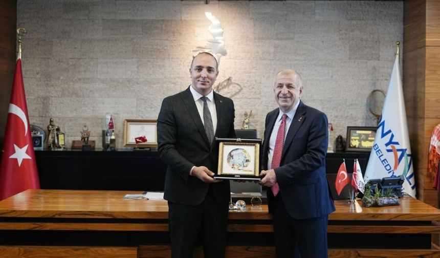Ümit Özdağ, Konyaaltı Belediyesi'nde! Cem Kotan projeleri anlattı